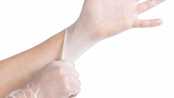 Medium-Vinyl Examination Glove Powdered Free